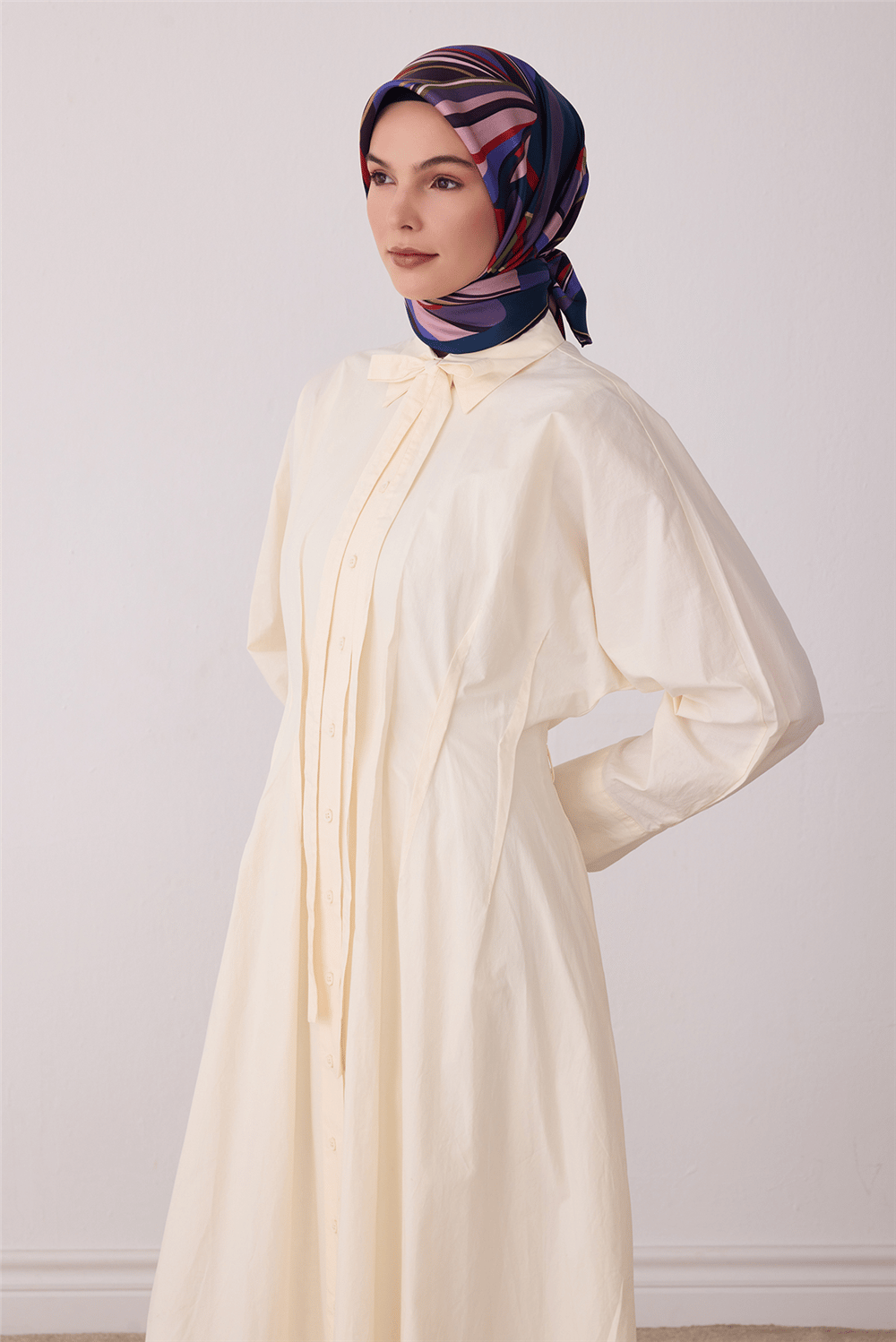 Petrol Çiçek Deseni %100 Twill İpek Eşarp 4410-32