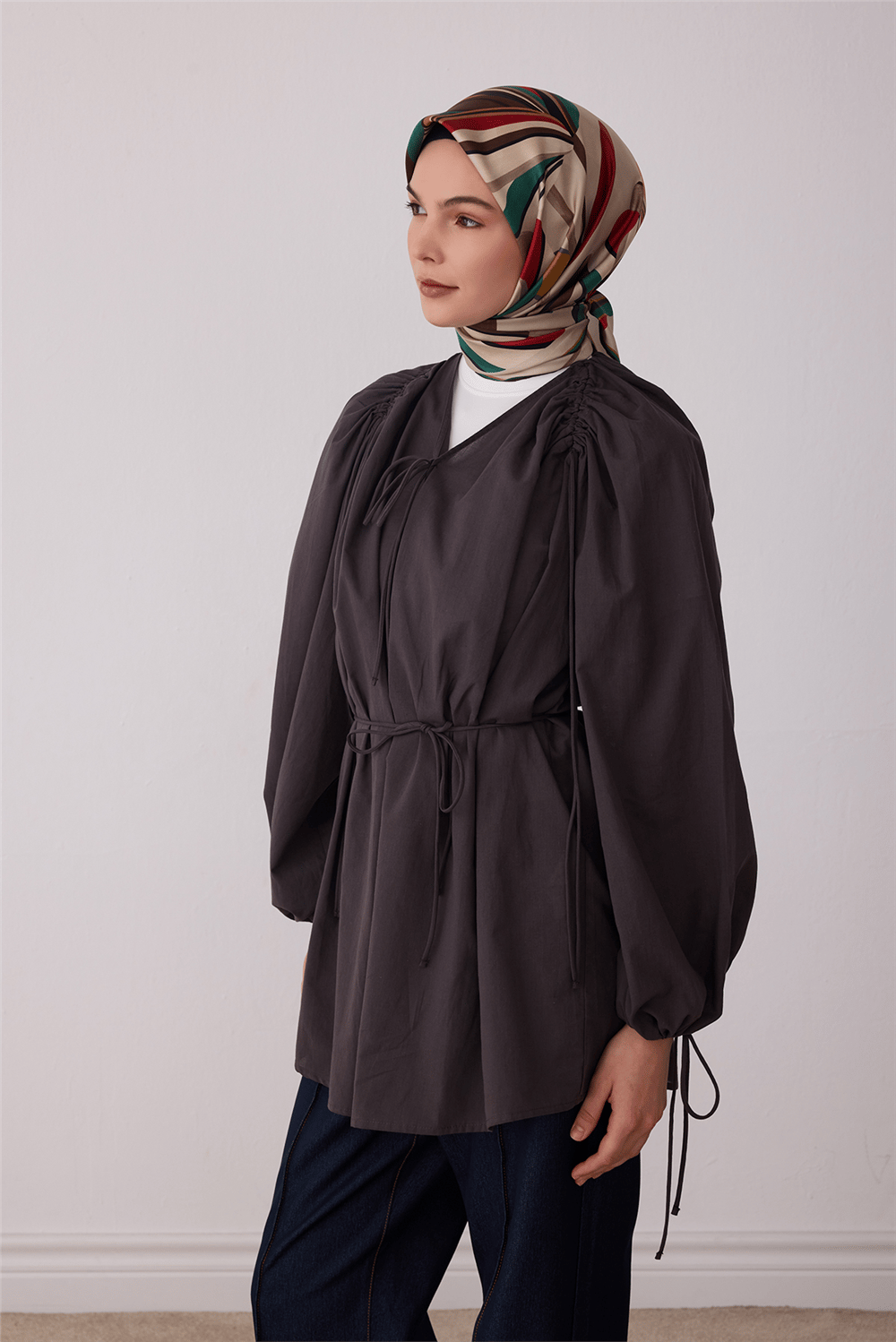 Bej Çiçek Deseni %100 Twill İpek Eşarp 4410-84