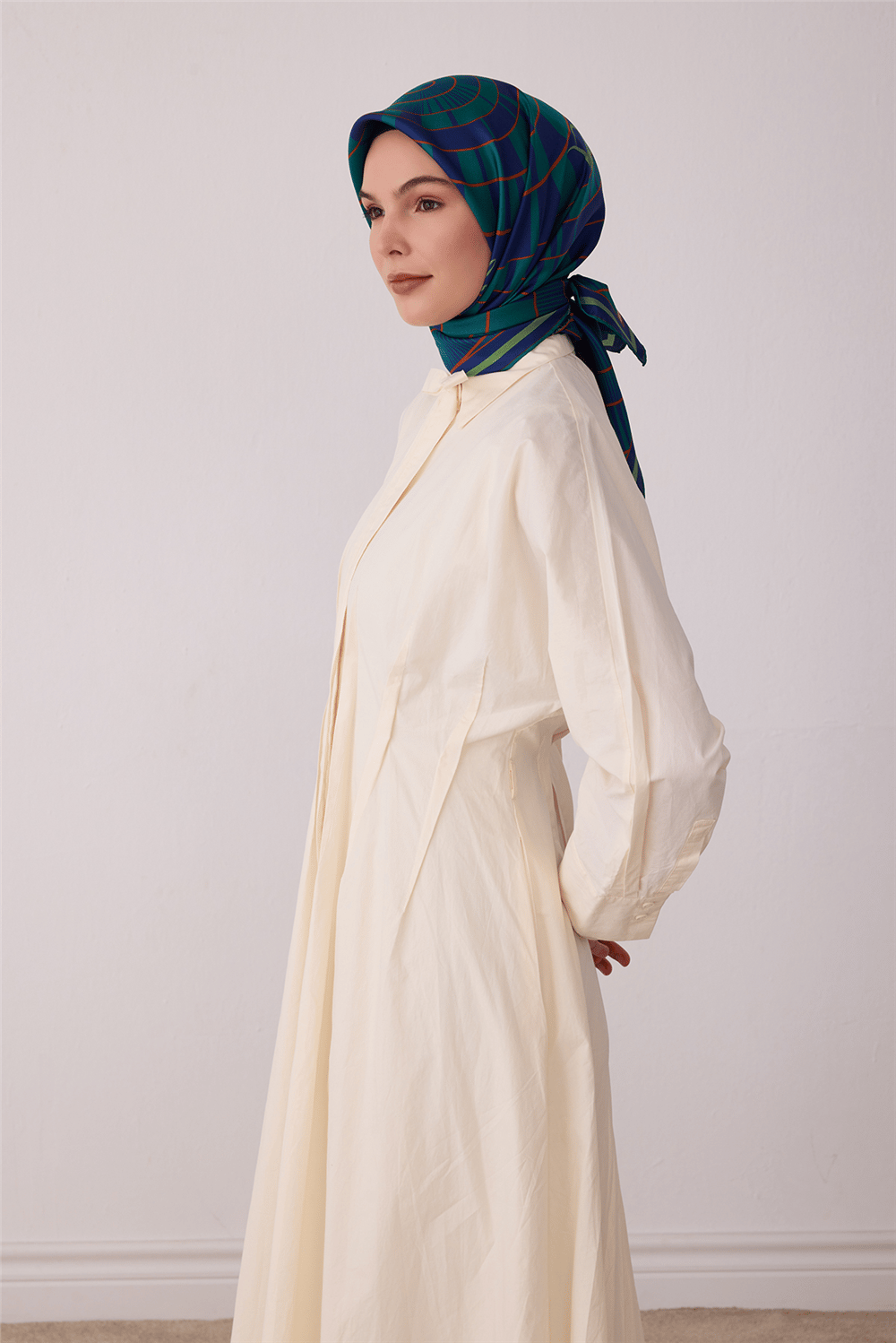 Yeşil Geometrik Desen %100 Twill İpek Eşarp 4411-55