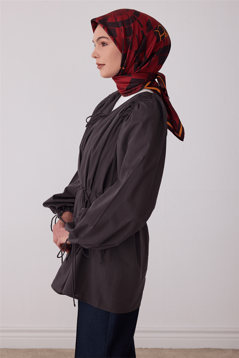 Kahverengi Geometrik Desen %100 Twill İpek Eşarp 4411-82