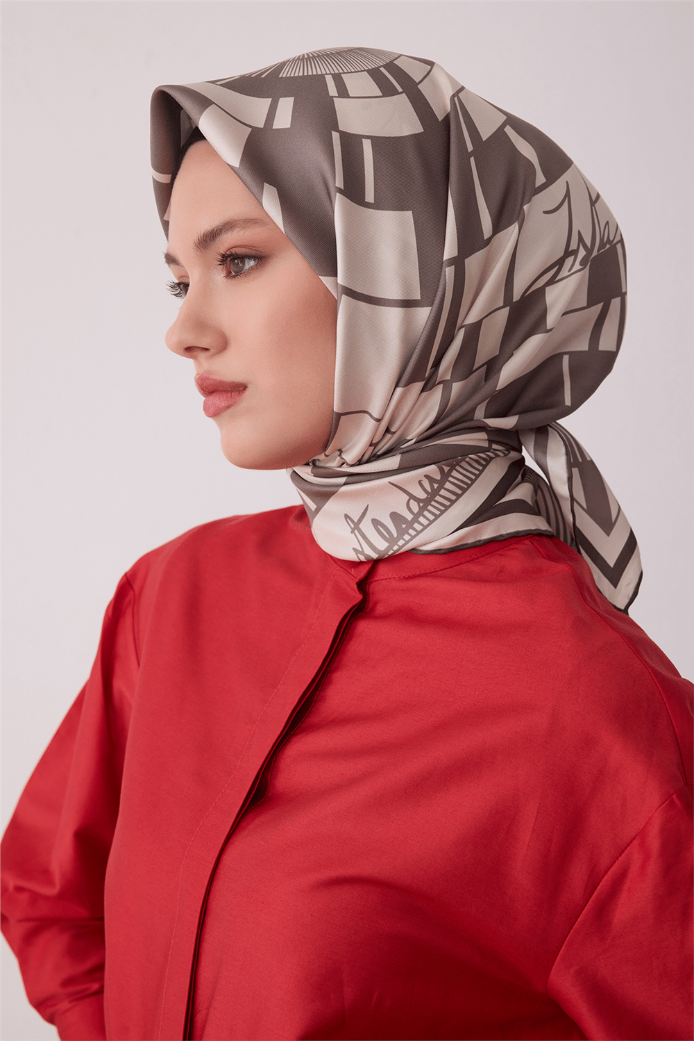 Bej Geometrik Desen %100 Twill İpek Eşarp 4411-86