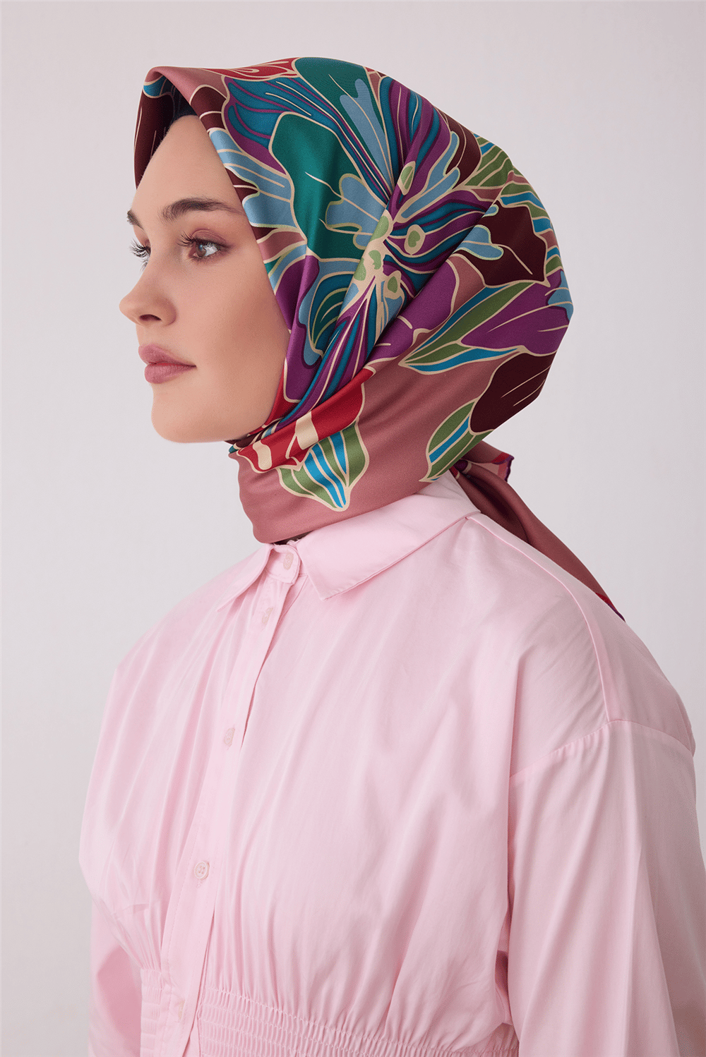 Pembe Çiçek Deseni %100 Twill İpek Eşarp 4413-82