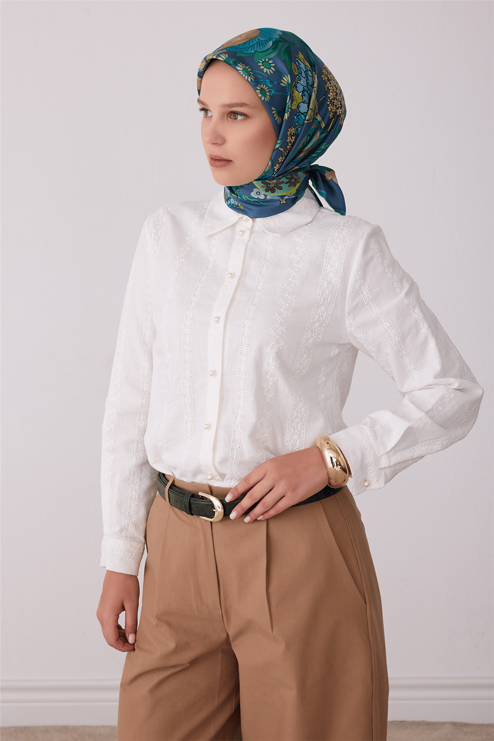Mavi Çiçek Deseni %100 Twill İpek Eşarp 4415-80