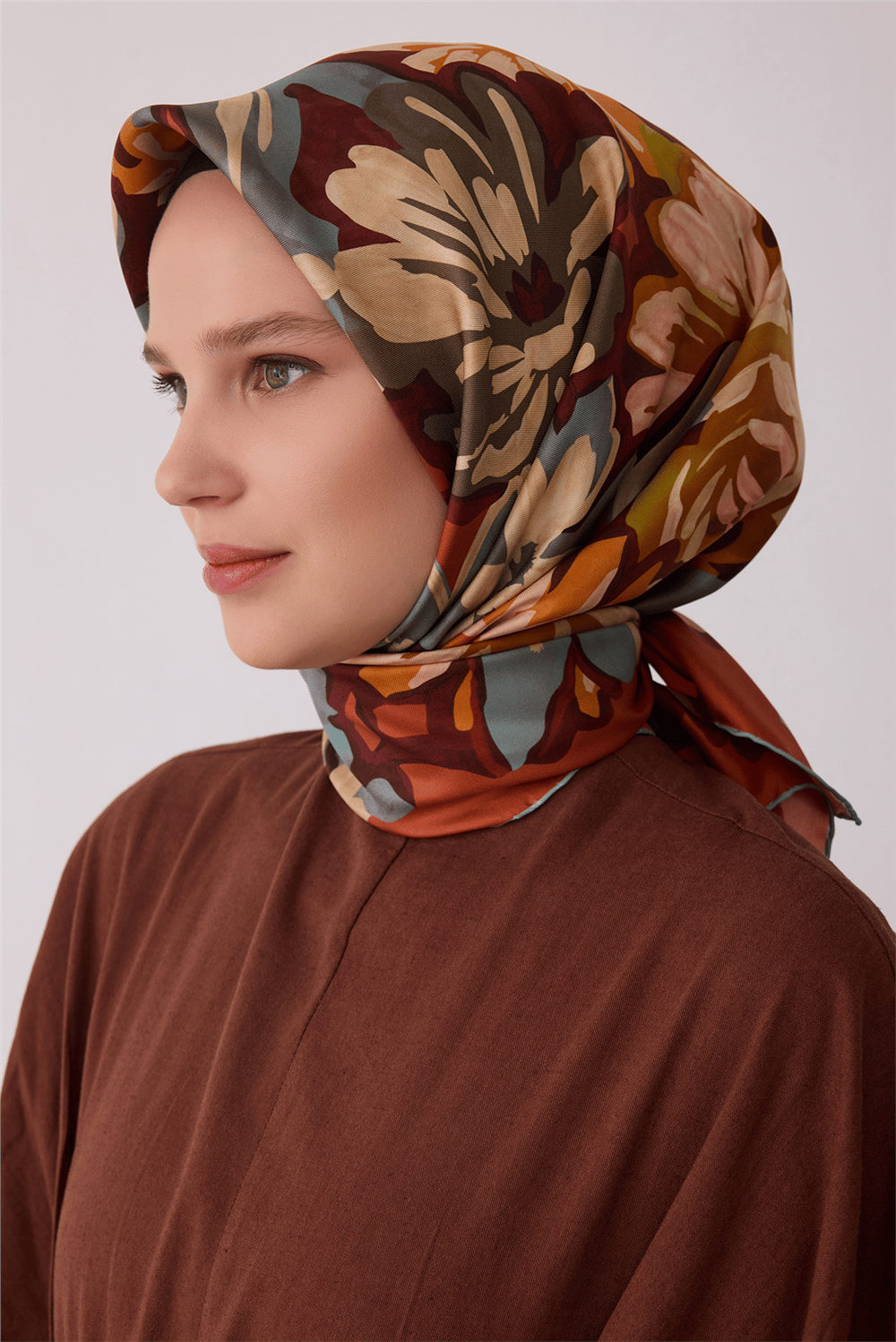 Turuncu Çiçek Deseni %100 Twill İpek Eşarp 4416-36