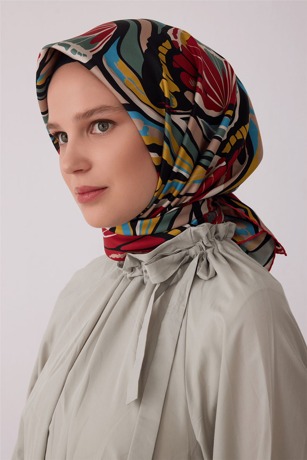 Kırmızı Soyut Desen %100 Twill İpek Eşarp 4417-32