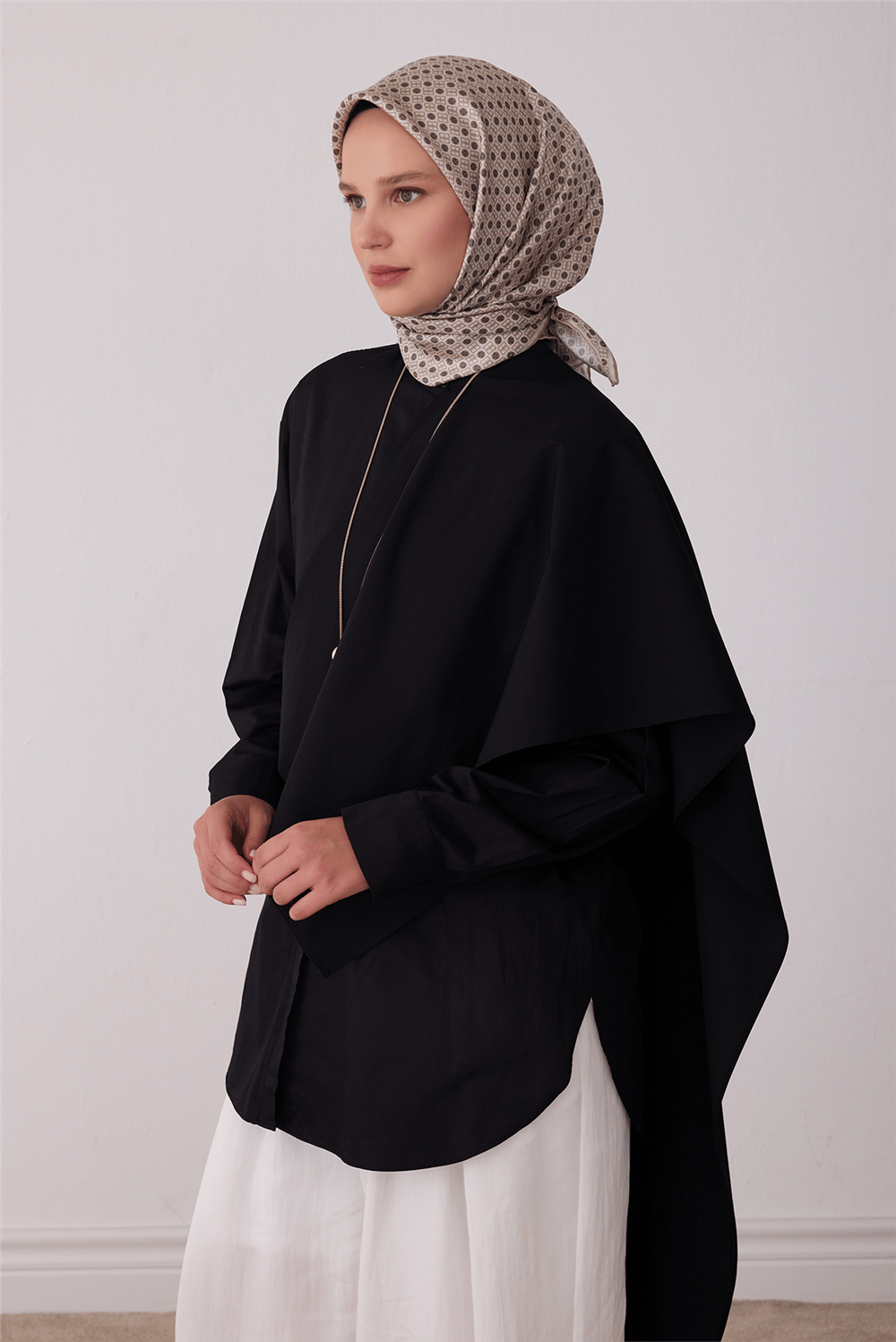 Bej Monogram Desen %100 Twill İpek Eşarp 4418-31
