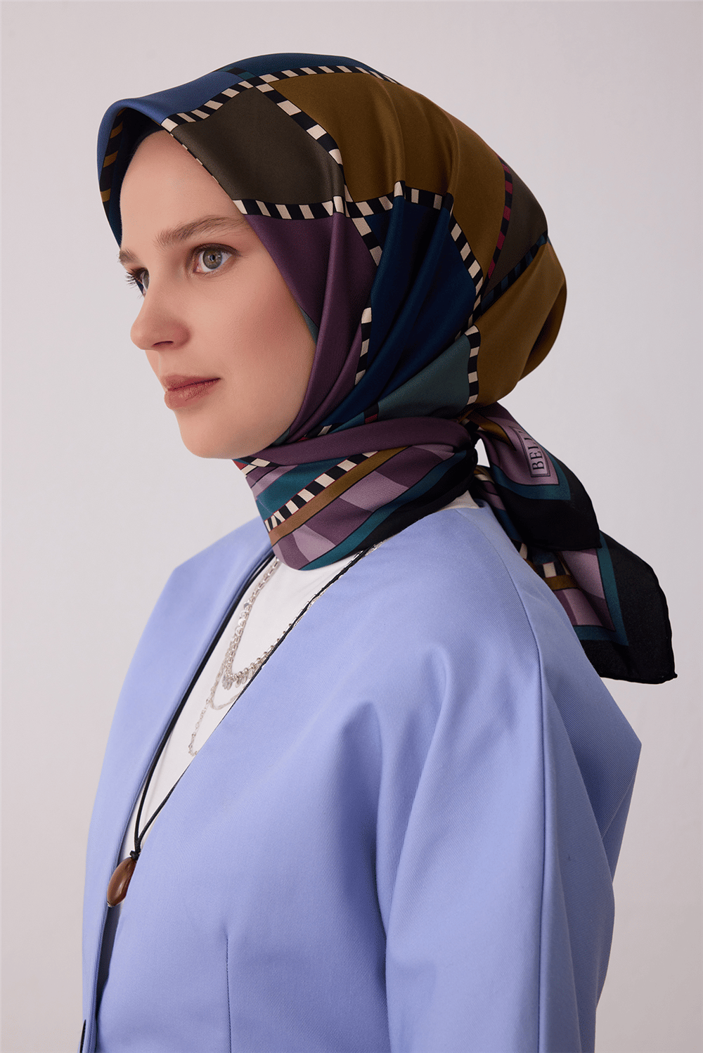 Siyah Geometrik Desen %100 Twill İpek Eşarp 4419-05
