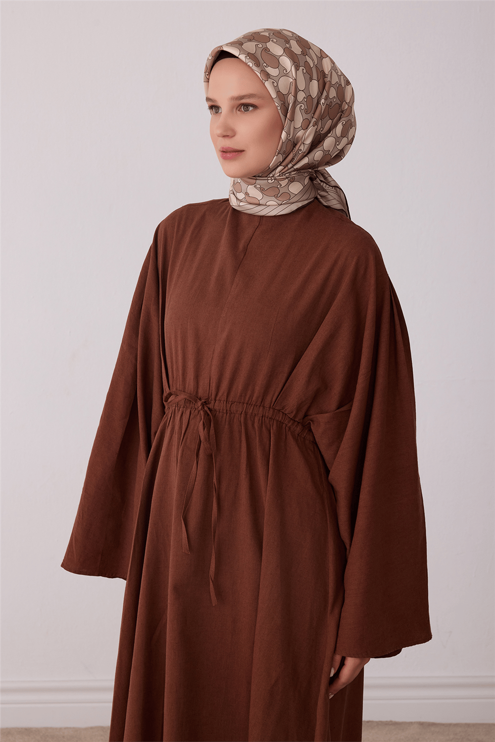 Bej Etnik Desen %100 Twill İpek Eşarp 4422-55