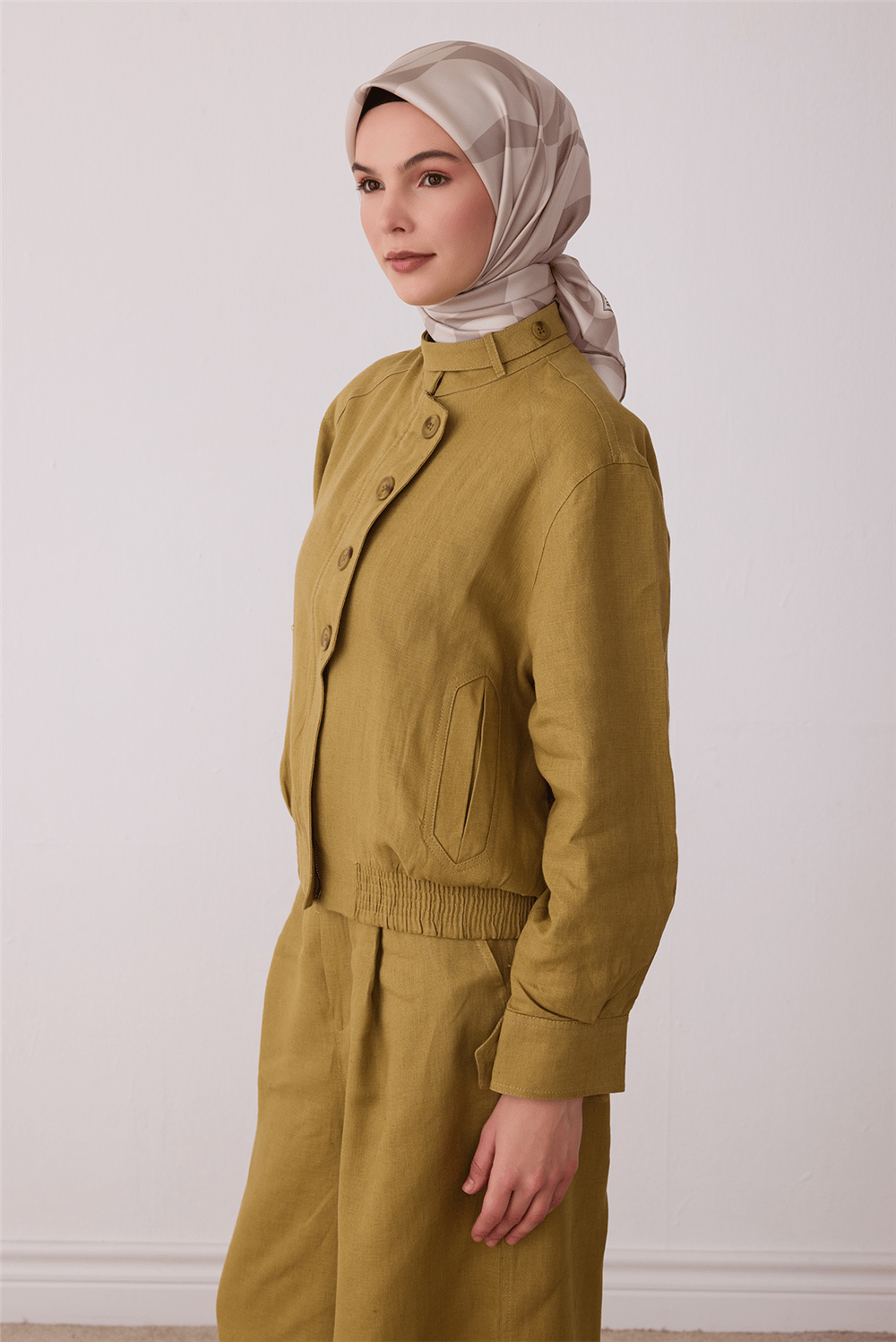 Bej Soyut Desen %100 Twill İpek Eşarp 4429-43