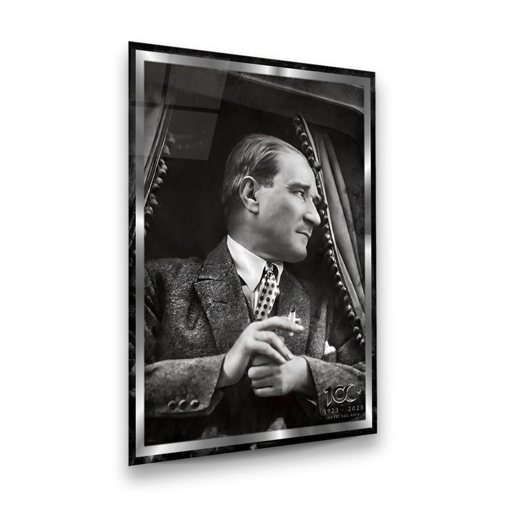 Atatürk 3 Dikey Cam Tablo