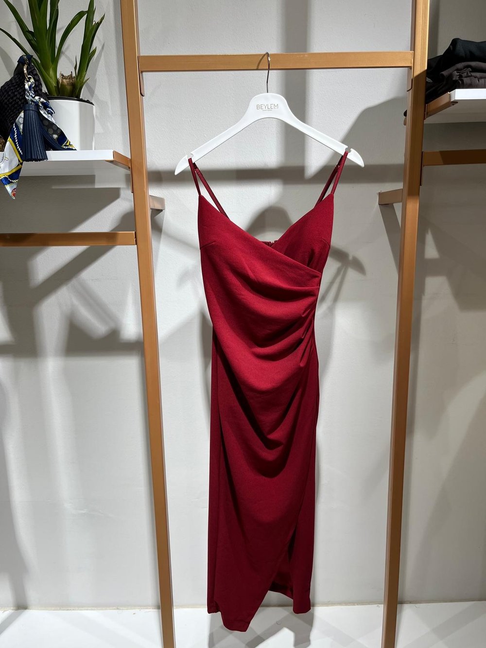  BORDO KLASİK ELBİSE