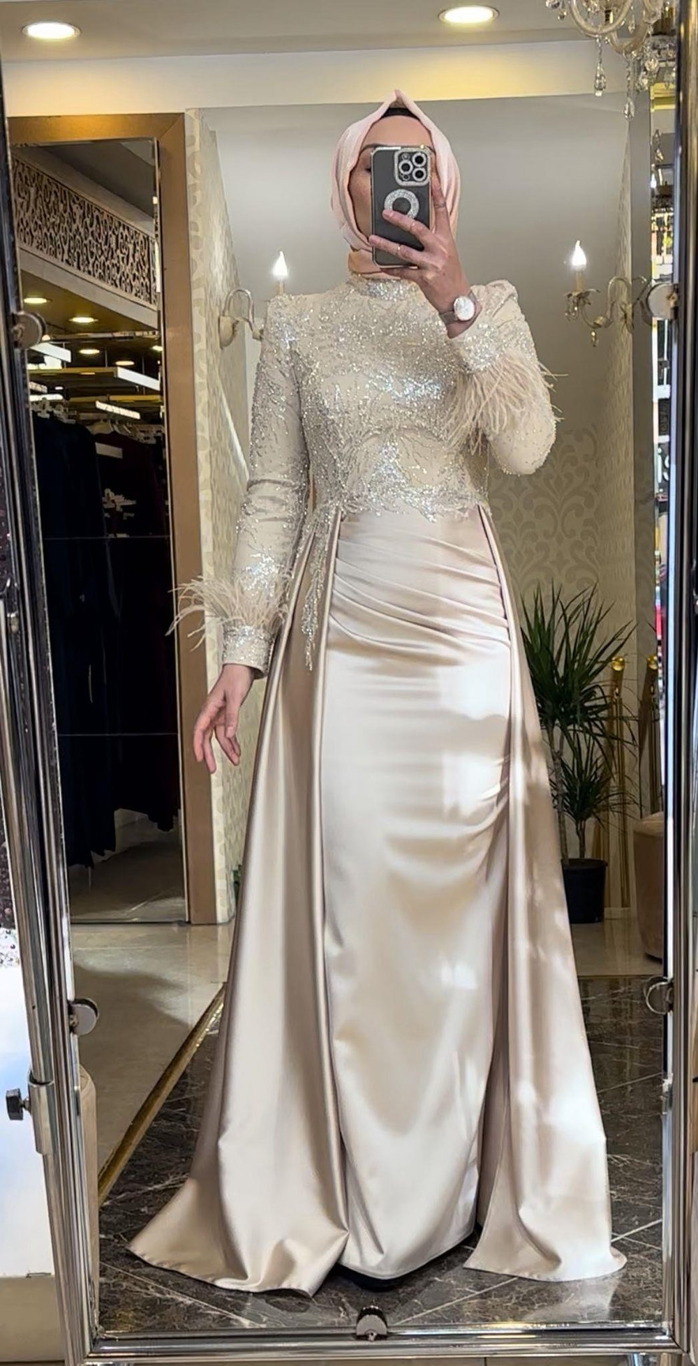 Pınar Şems Nihal Abiye