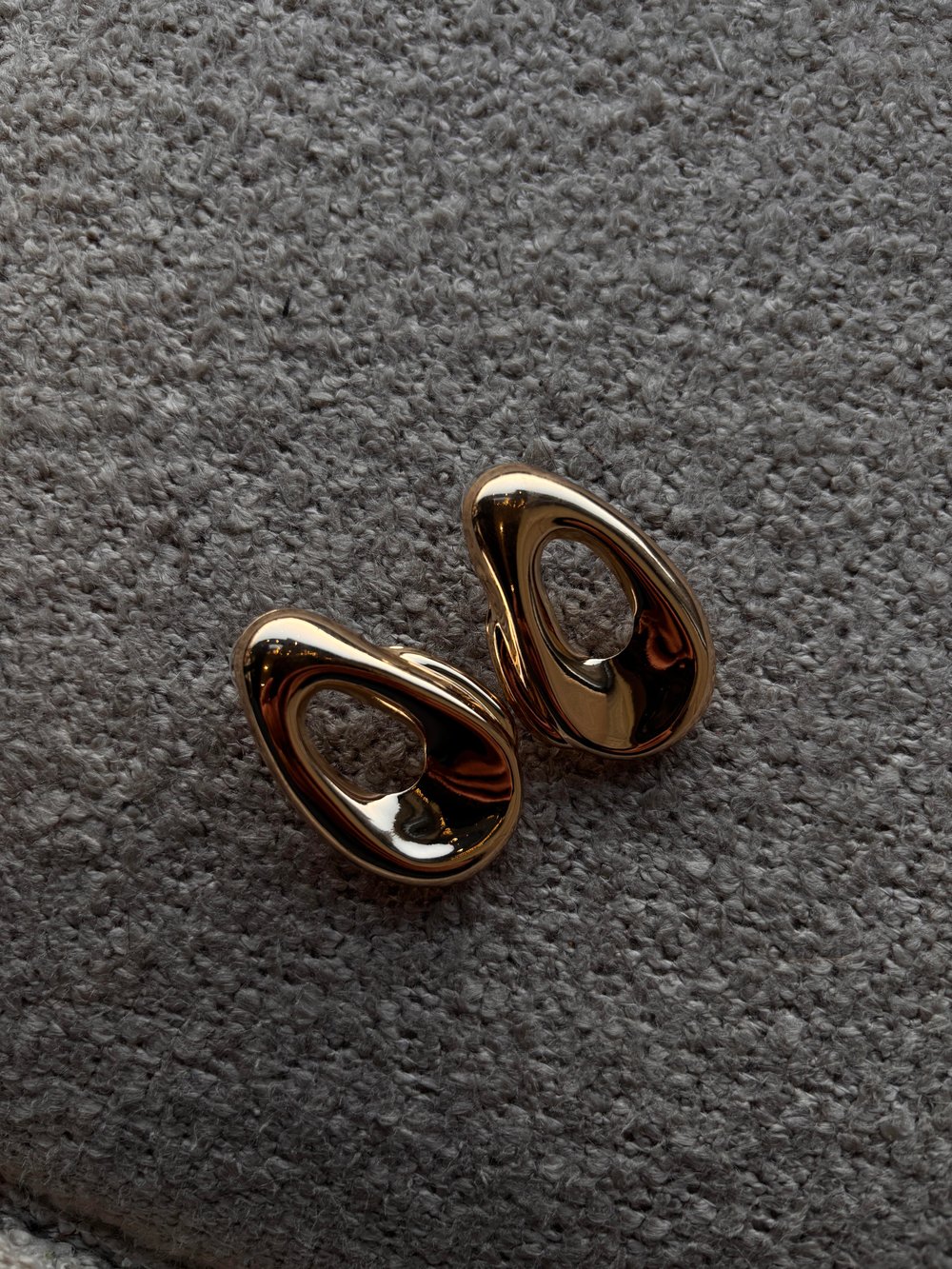 Gold Asimetrik Küpe | 14K