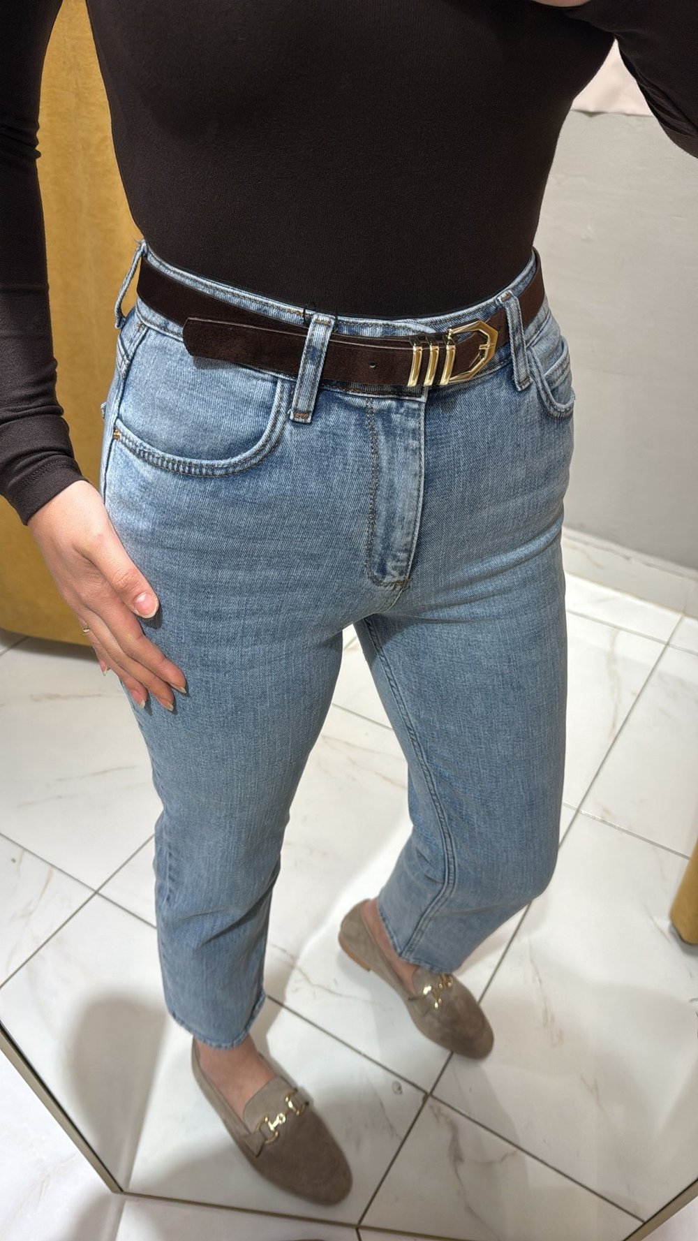 KEMERLİ MOM JEAN 
