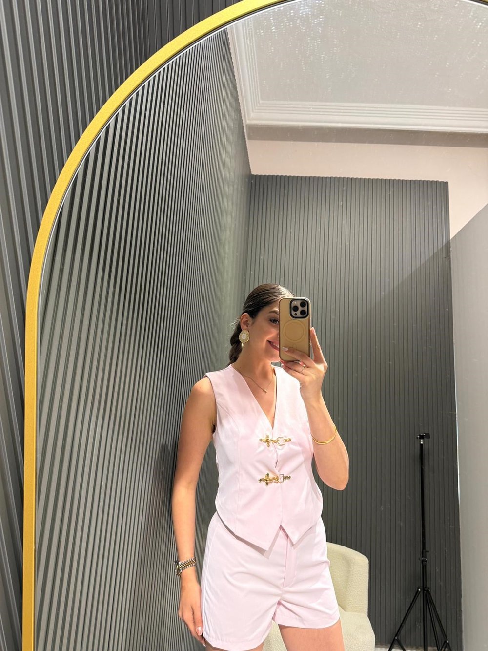 PEMBE YELEKLİ TAKIM 