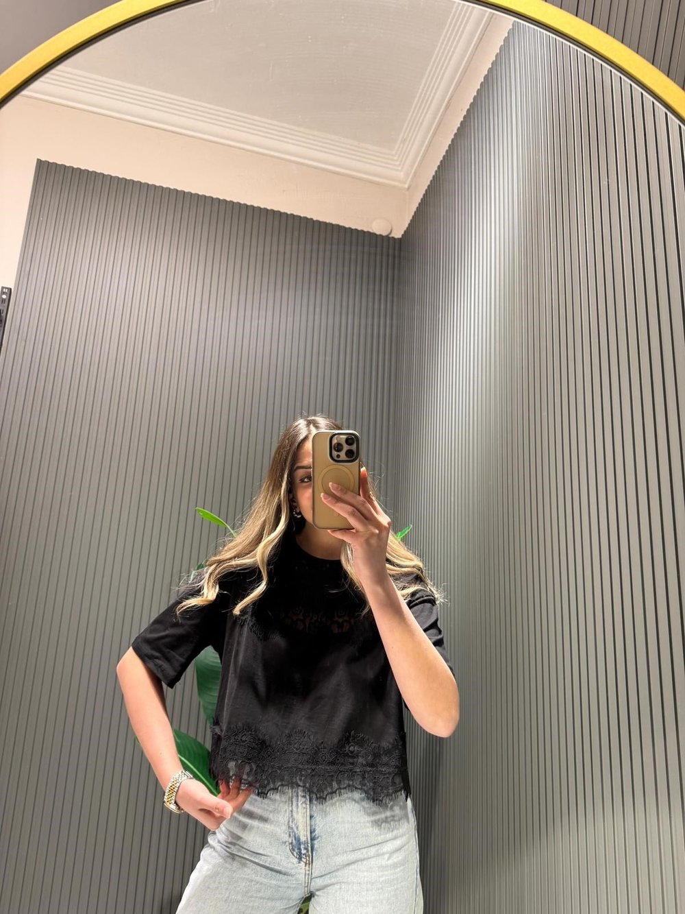 SİYAH DANTELLİ CROP