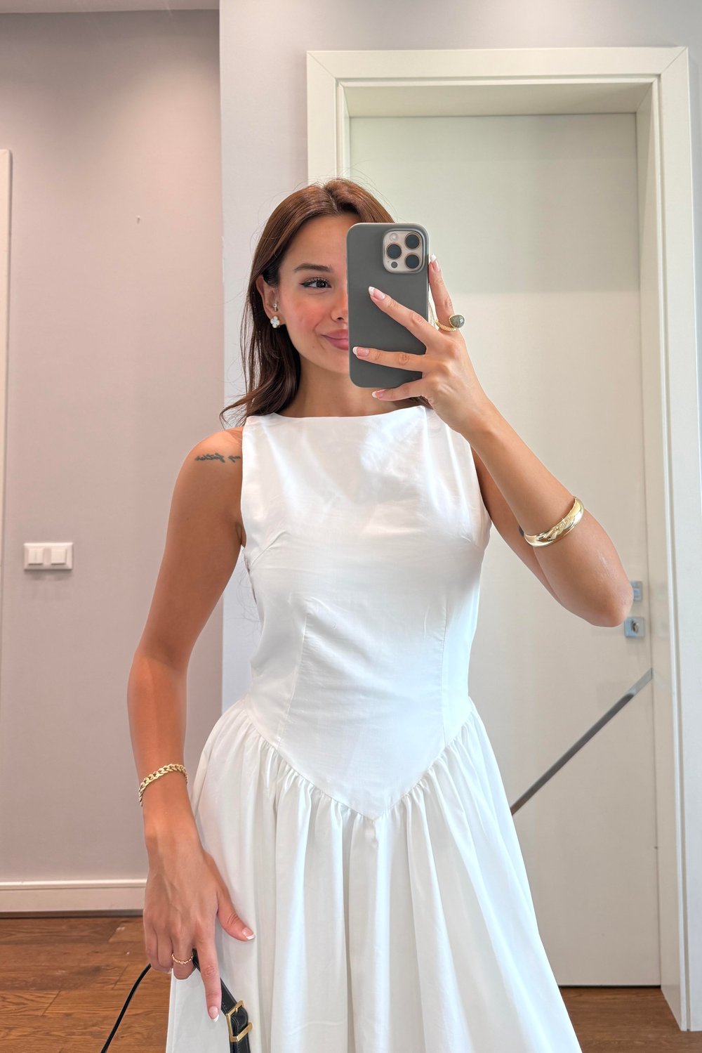 BEL DETAYLI TASARIM BEYAZ ELBİSE