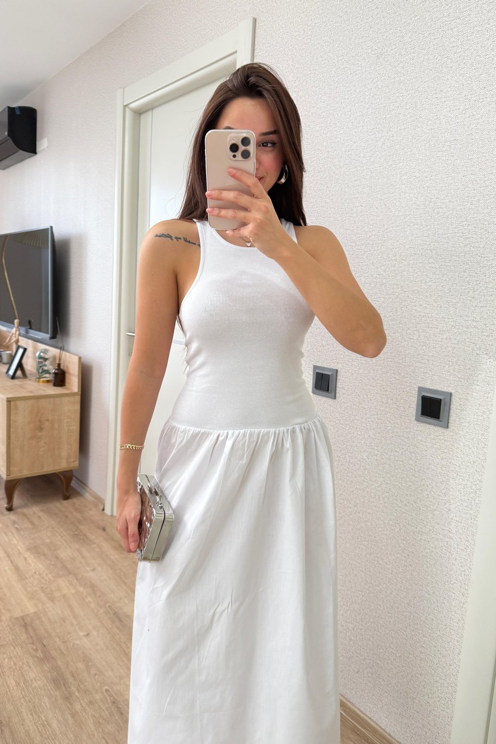 BEYAZ BEL LASTİKLİ ASKILI ELBİSE