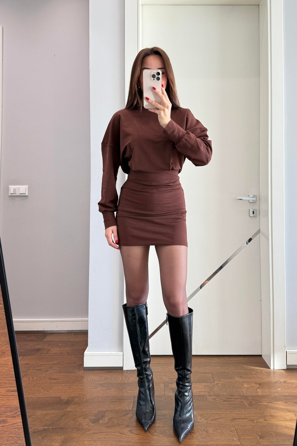 BİSİKLET YAKA BELDEN OTURTMALI ELBİSE-KAHVE