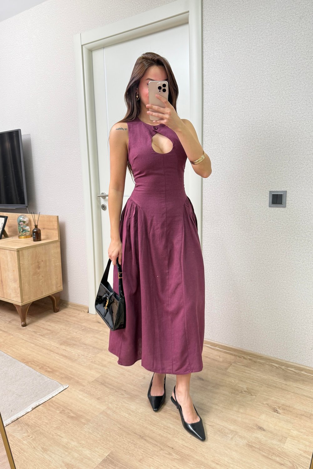 BORDO BEL YAKA DEKOLTELİ BELDEN OTURAN KETEN ELBİSE