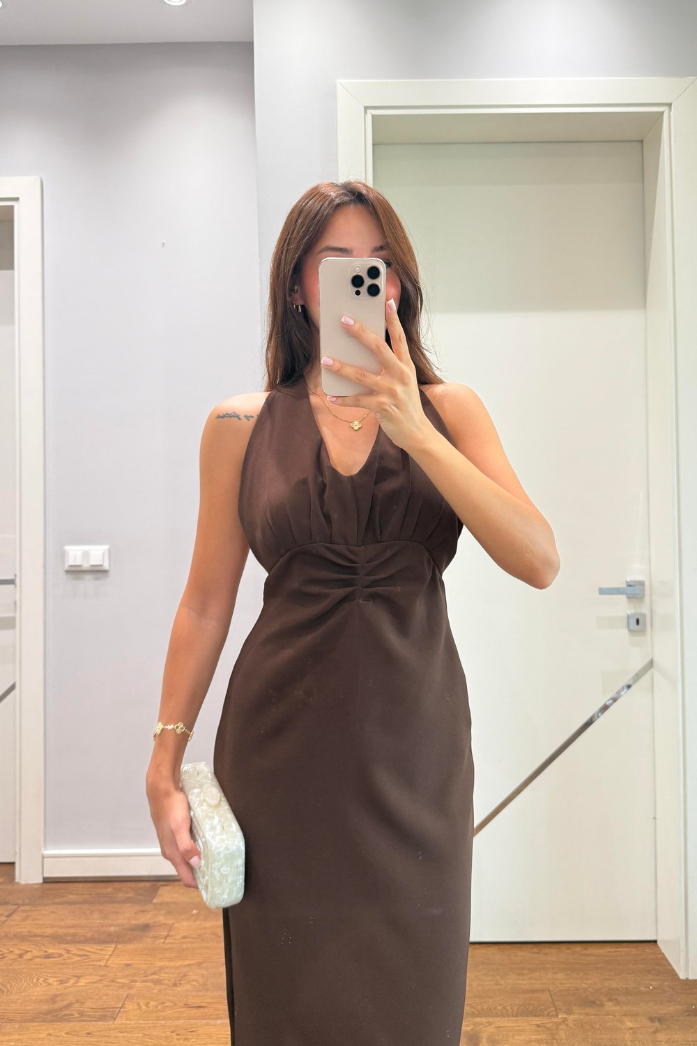 HALTER YAKA DEKOLTELİ ELBİSE-KAHVERENGİ