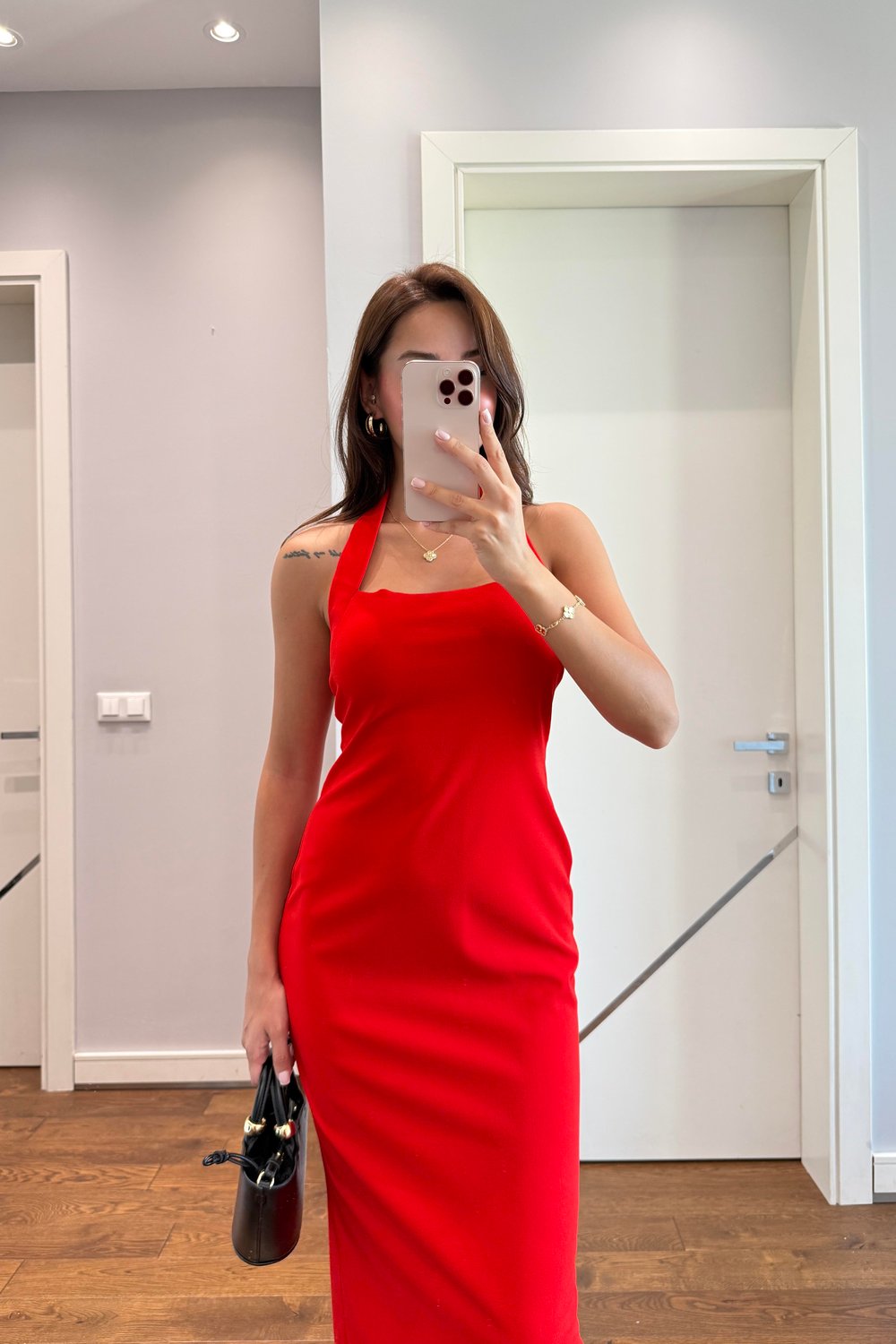 HALTER YAKA TOPARLAYICI ELBİSE-KIRMIZI