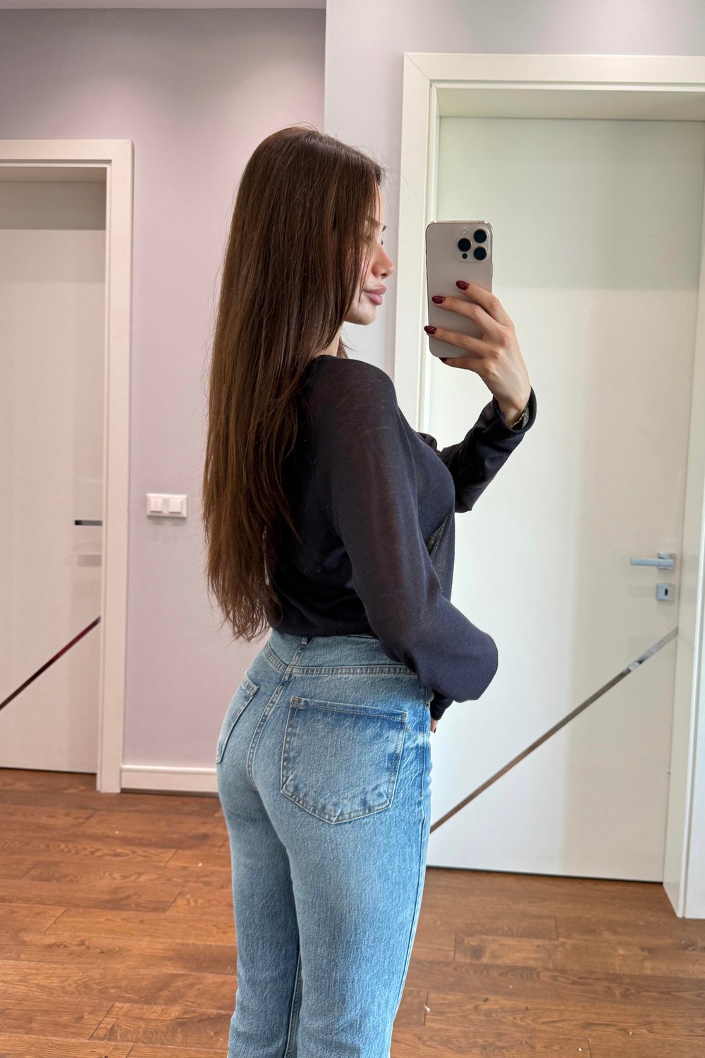 MAVİ TAŞLAMALI KESİK PAÇA BOYFİT JEAN