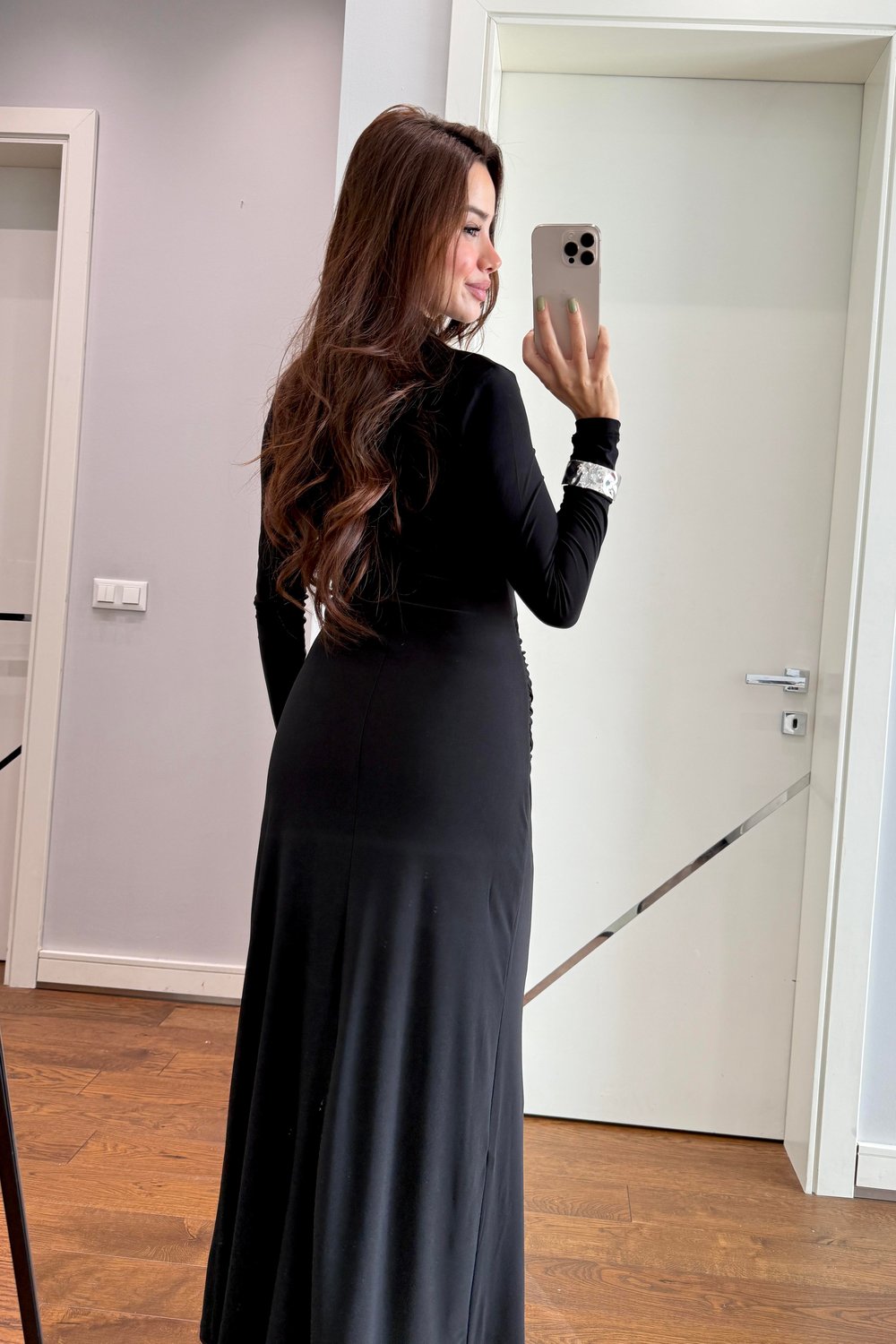 MUADİL TOKA DETAYLI ELBİSE -SİYAH