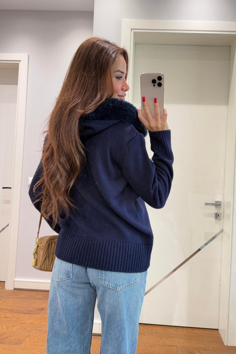 PELUŞ DETAYLI KAPÜŞONLU HIRKA-LACİVERT