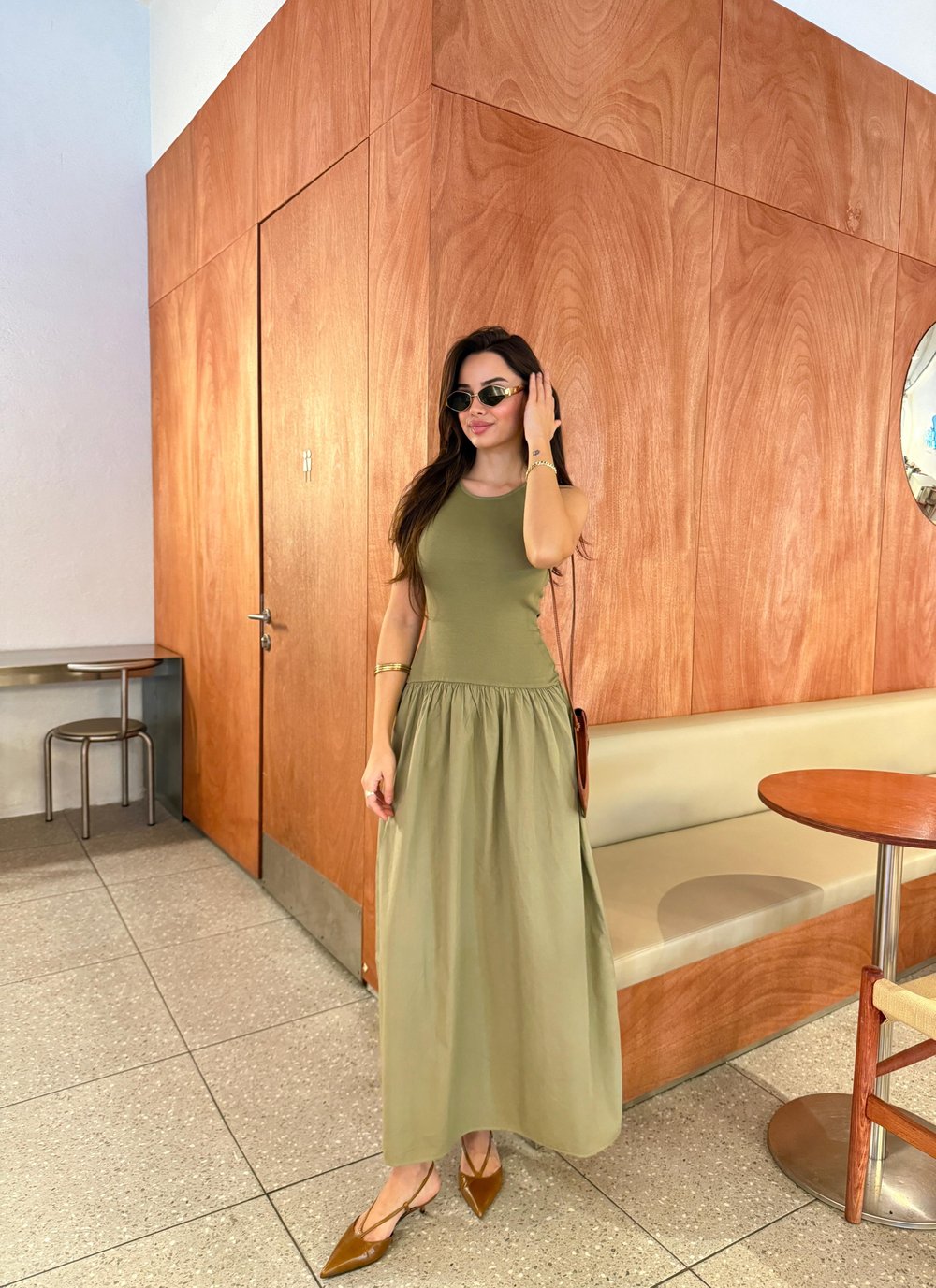 YEŞİL BEL LASTİKLİ ASKILI  ELBİSE