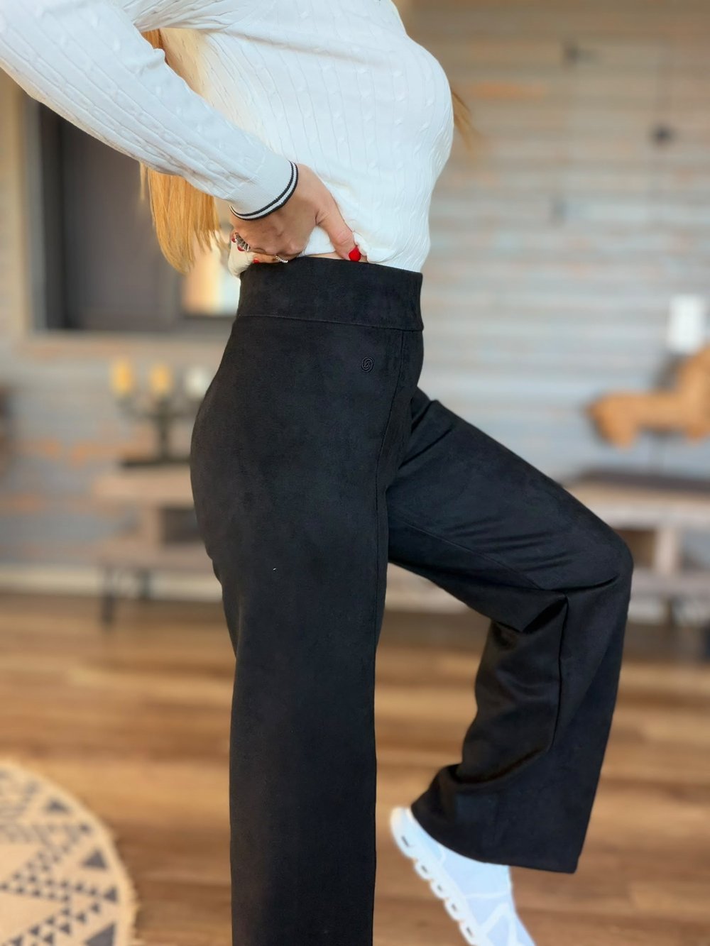 Nakış Logolu Geniş Paça Süet Pantolon