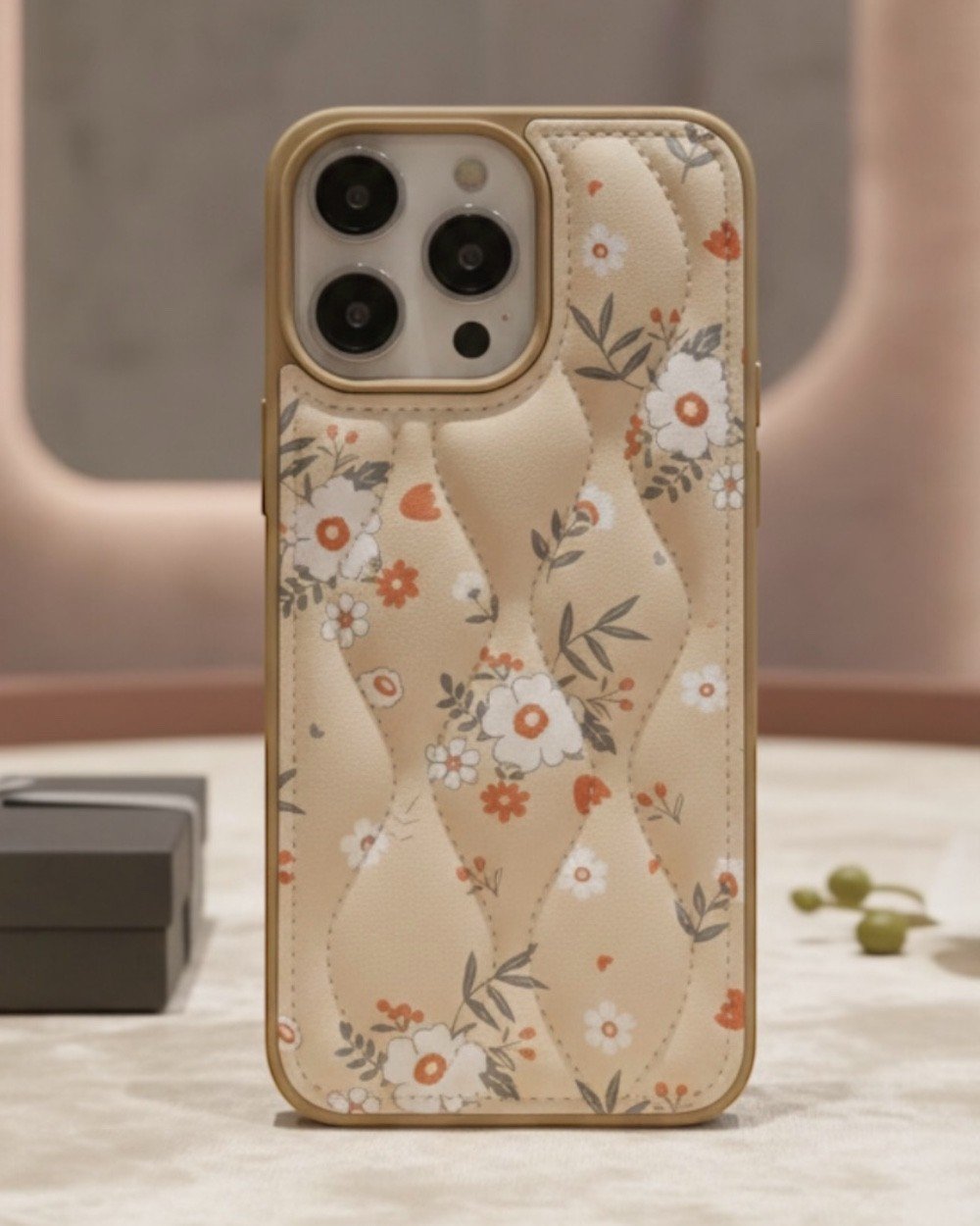 Telefon KılıfıIphone Uyumlu Kapitone Çiçek Desenli Kılıf