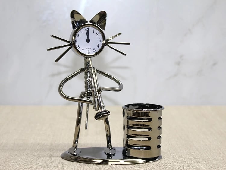 Metal Saksafon Çalan Kedi Müzisyen Saat Ve Kalemlik Alk4346