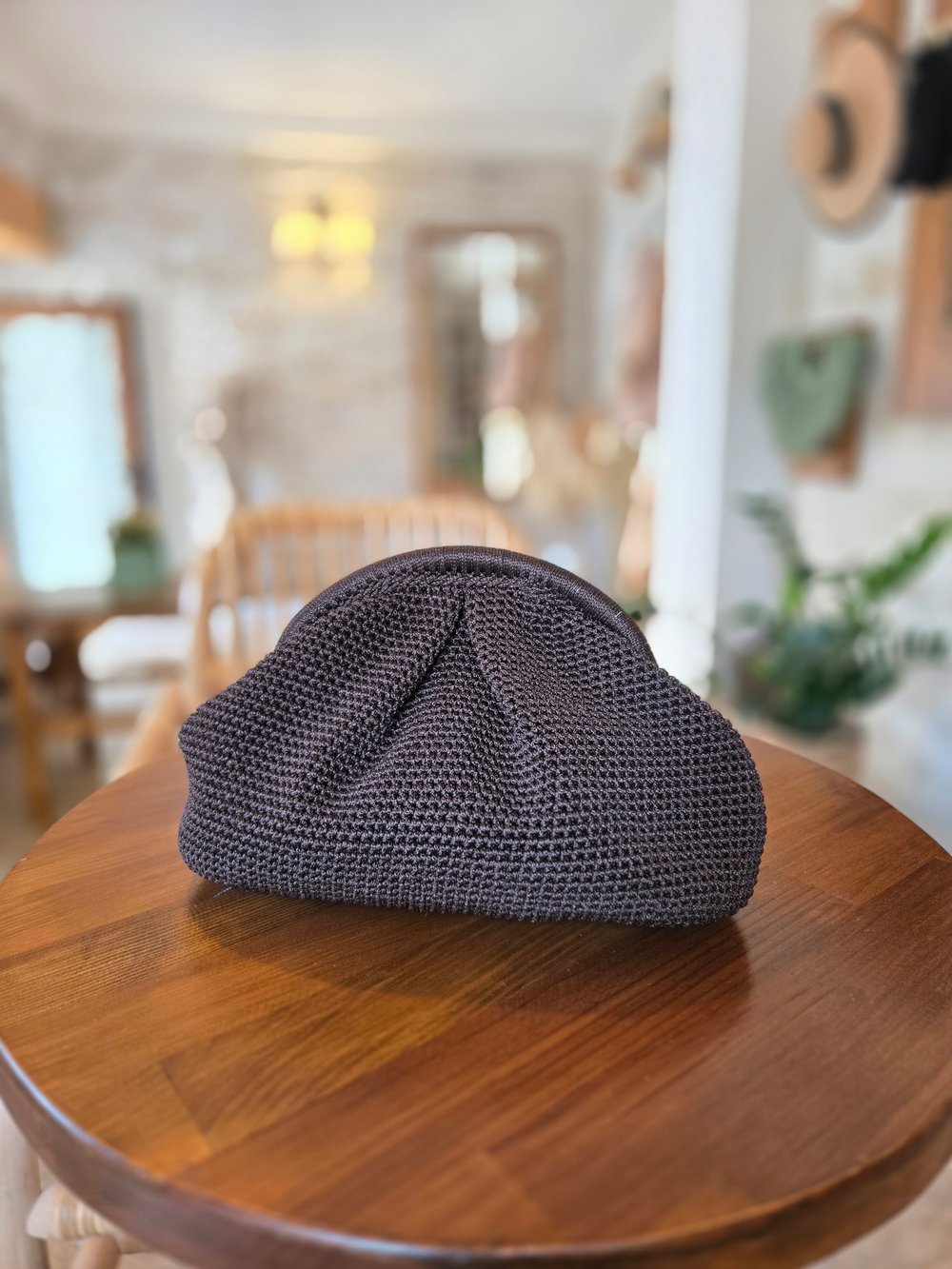 Pile Detay El Örmesi Kahverengi Clutch Çanta