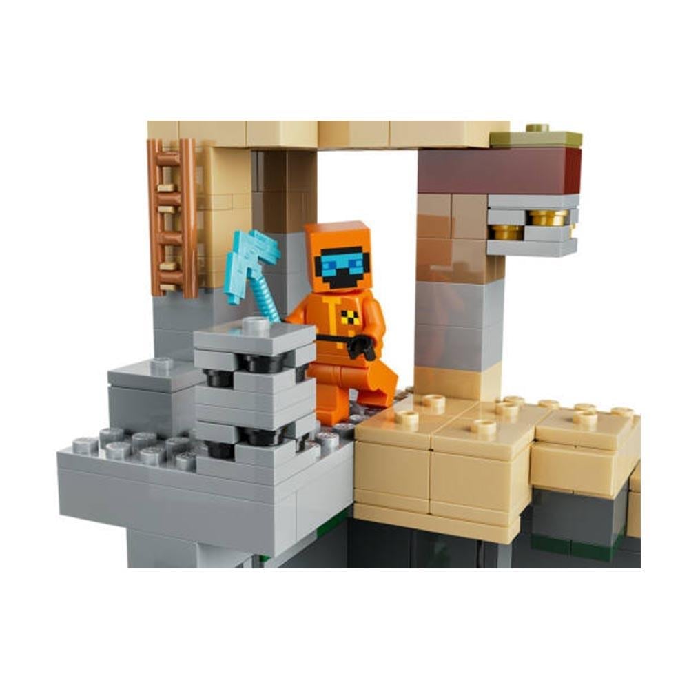 LEGO Minecraft Zombi Zindanı 284 Parça