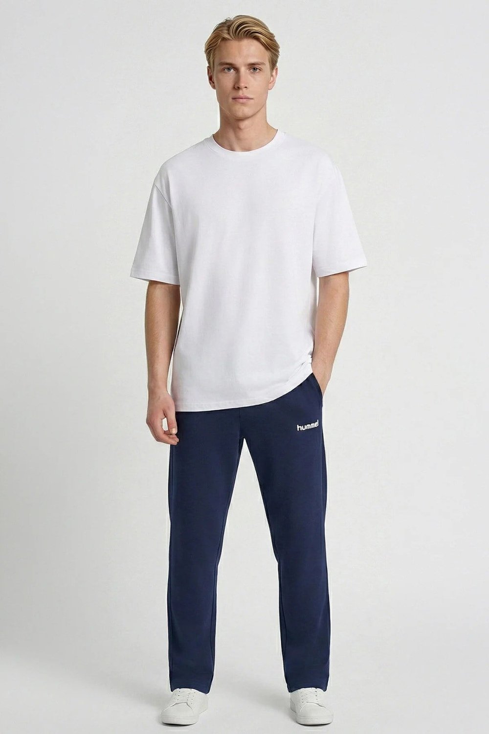 Hummel Logolu Regular Fit Normal Bel Boru Paça Erkek Eşofman Altı 932421-7459 LACİVERT