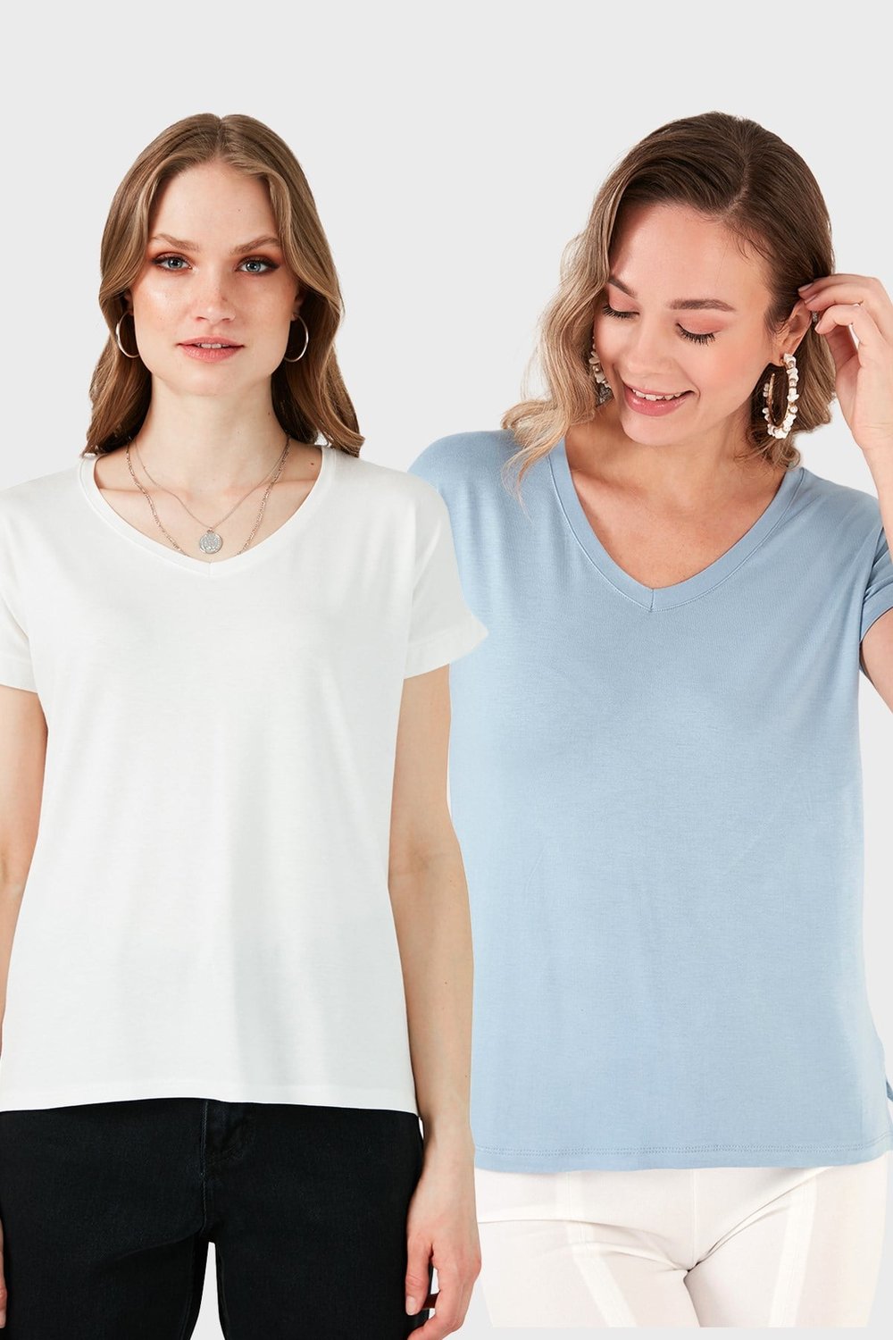 Lela V Yaka Relaxed Fit Yırtmaç Detaylı 2'li Paket Bayan Bluz 5862000S2 EKRU-BEBE MAVİ