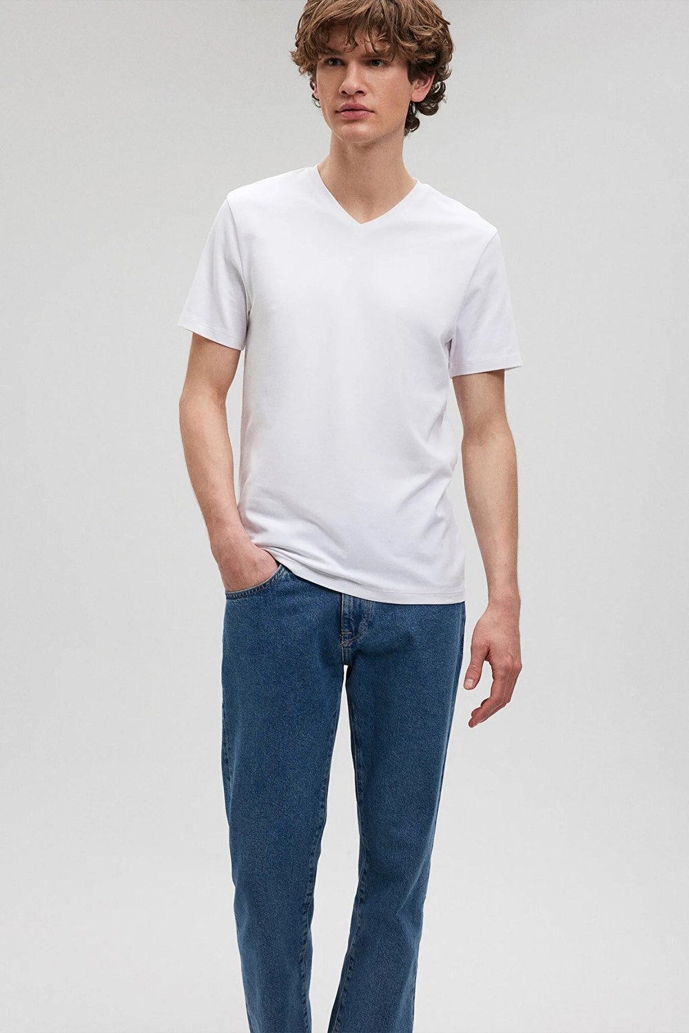Mavi Slim Fit V Yaka Pamuklu Erkek T Shirt 061748-620 BEYAZ