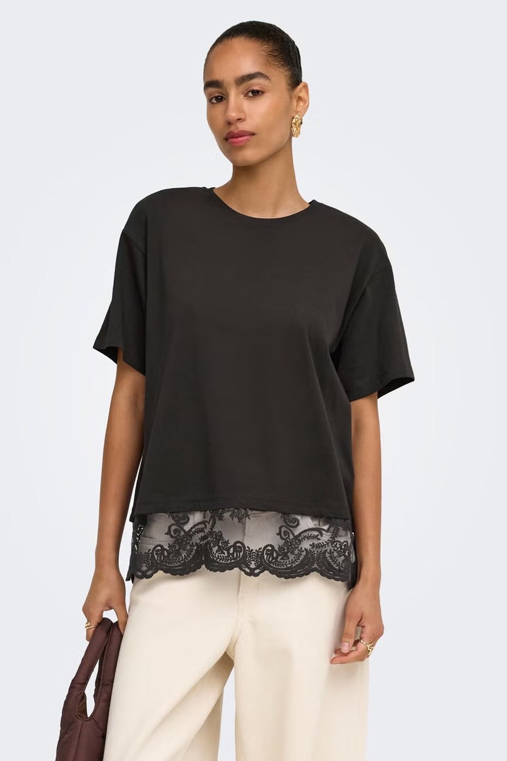 Onlvivvi Pamuklu Bisiklet Yaka Dantel Detaylı Kadın T Shirt 15385031 KOYU KAHVE