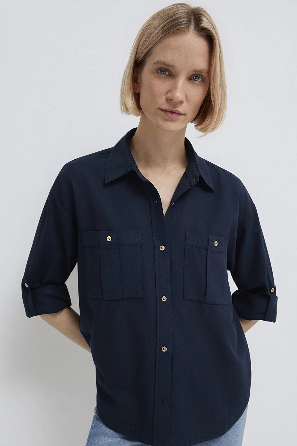 Pamuklu Loose Fit Göğüs Cepli Kadın Gömlek 1211383-70492 LACİVERT