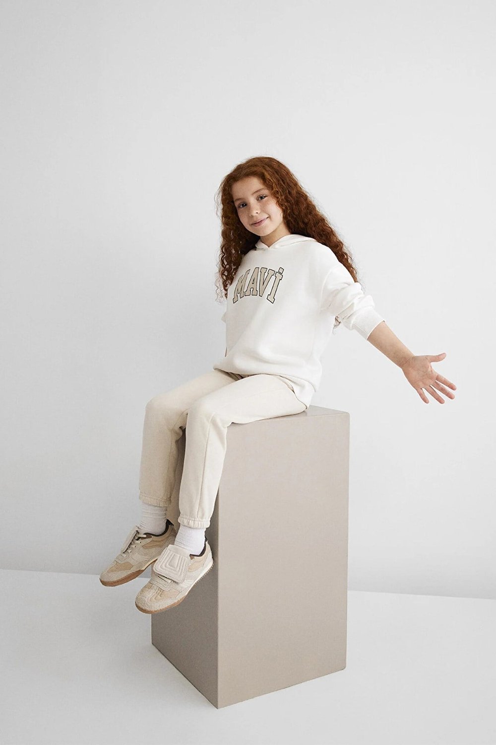 Pamuklu Loose Fit Şardonlu Kapüşonlu Logolu Kız Çocuk Sweat 7610035-81964 KREM