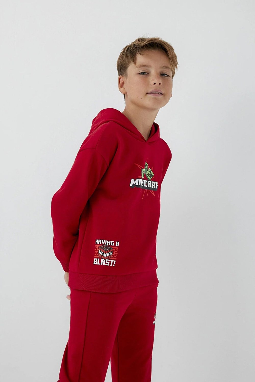 pamuklu-oversize-fit-baskili-kapusonlu-a2cb-3.jpg