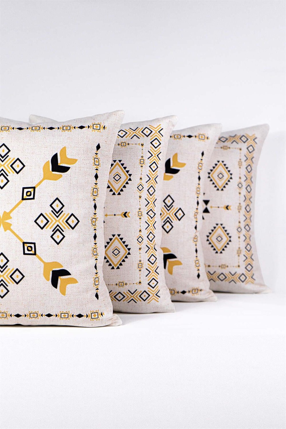 Çift Taraflı Krem Siyah Etnik Kilim Desenli 4lü Dijital Baskılı Kırlent Kılıfı Seti 4kmbs267-CT