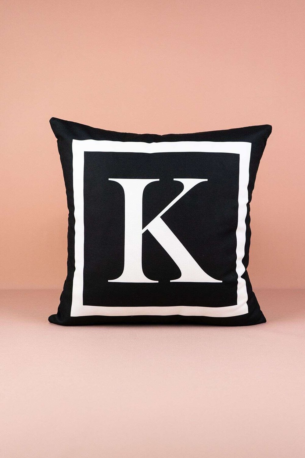 Harfli Kırlent Yastık Kılıfı K Harfi - 43x43 cm