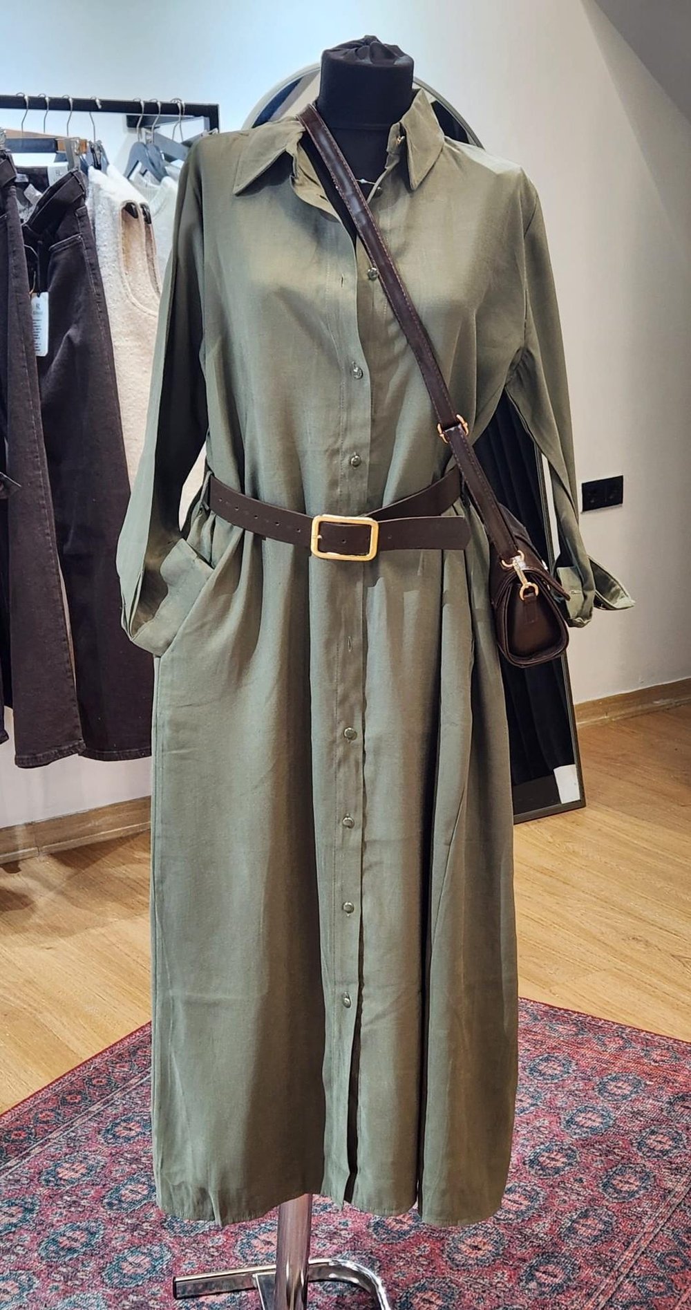 DERİ KEMER DETAYLI ELBİSE