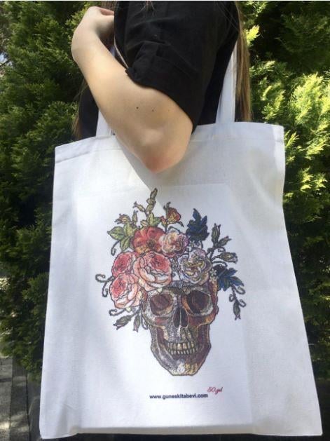 Beyaz - Floral Kafatası Bez Çanta