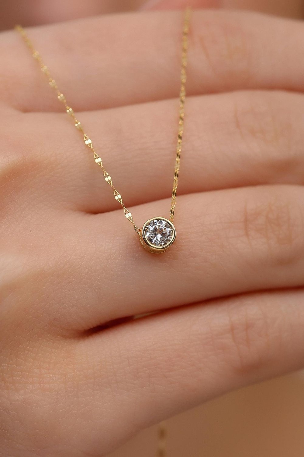 14 Ayar Altın Pırlanta Montürü Tek Taş Kolye