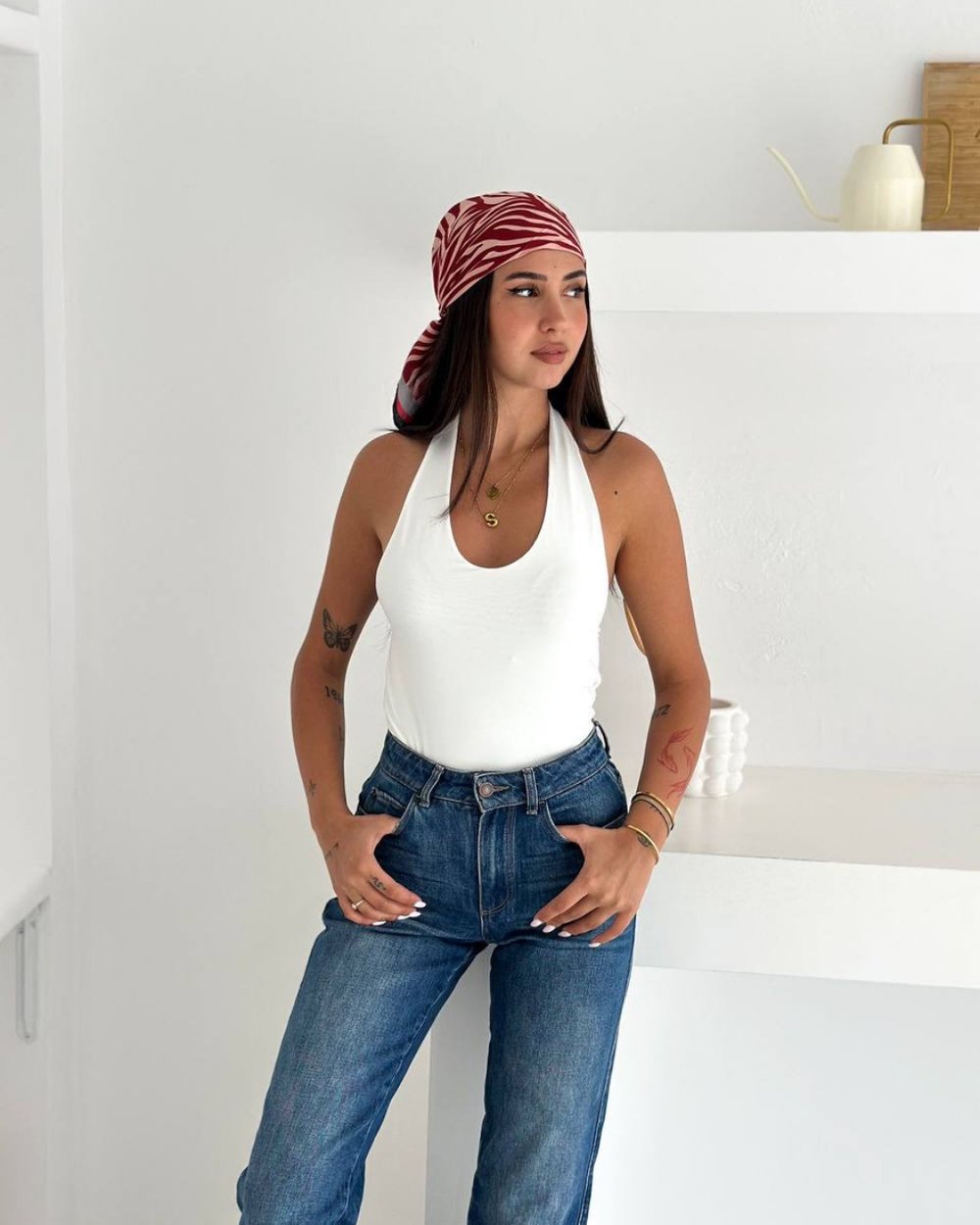 Beyaz Boyundan Geçmeli Crop