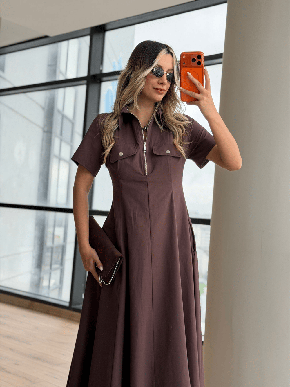 Kahve Yakası Fermuar Detaylı Poplin Elbise
