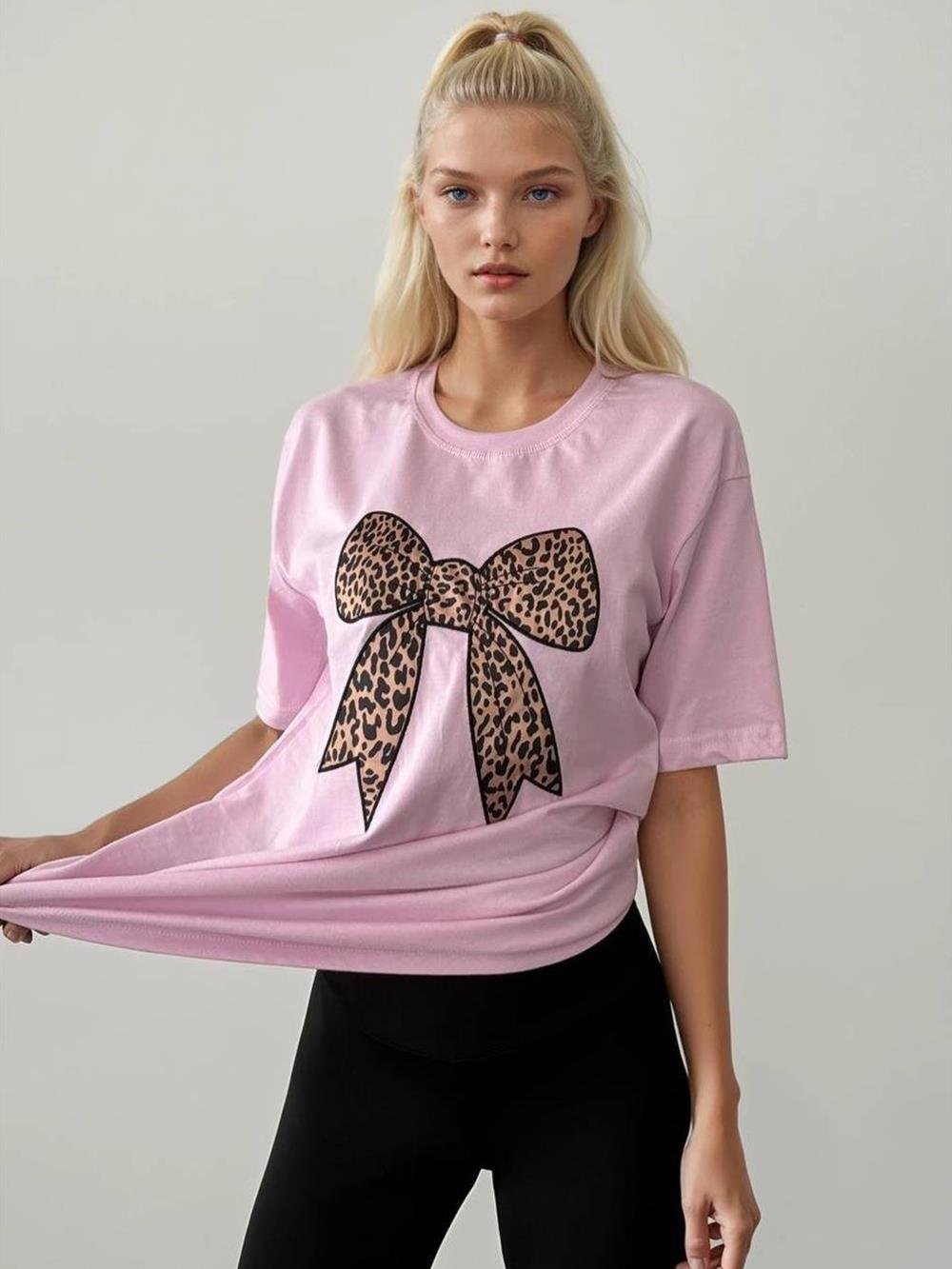 Beyaz Bisiklet Yaka Leopar Fiyonklu T-Shirt